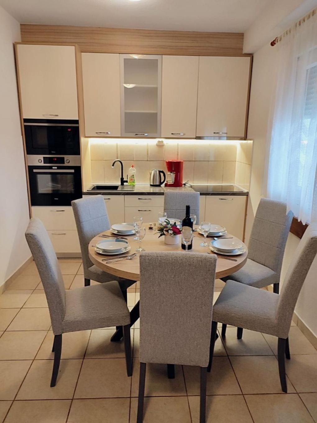 Apartment Slaven Vinišće Екстериор снимка